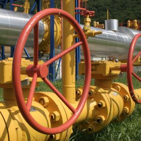 EBOR: Zastavenie dodávok ruského plynu by mohlo vymazať postpandemické zotavenie