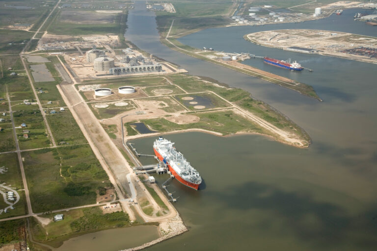 Bidenova prestávka pri schvaľovaní vývozných LNG projektov môže mať zásadný vplyv na globálnu energetickú bezpečnosť